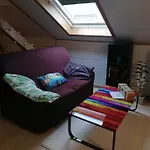 Gaestezimmer Im Altbau Dachgeschoss Mit Kleinem Bad Wlan, Tv Und Parkplatz Lachen