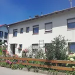 Gaestezimmer Im Altbau Dachgeschoss Mit Kleinem Bad Wlan, Tv Und Parkplatz