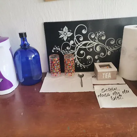 Apartment Gästezimmer Im Altbau Dachgeschoss Mit Kleinem Bad Wlan, Tv Und Parkplatz *
