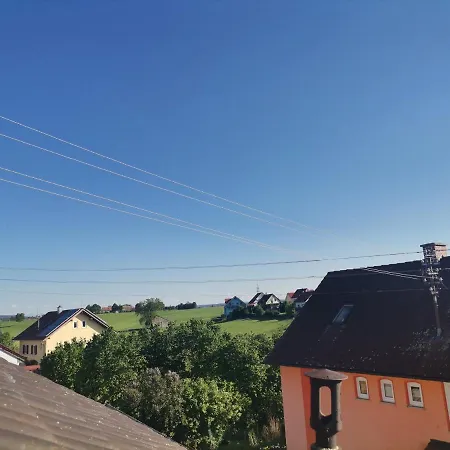 Gaestezimmer Im Altbau Dachgeschoss Mit Kleinem Bad Wlan, Tv Und Parkplatz Lachen