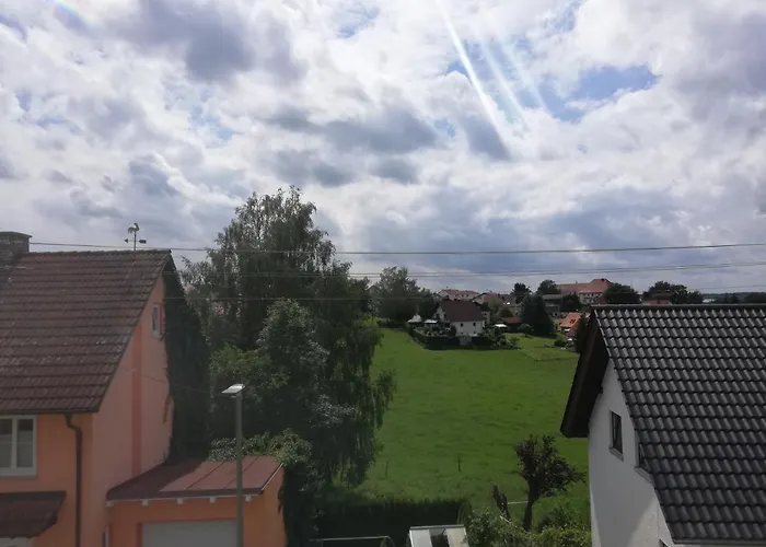 Gaestezimmer Im Altbau Dachgeschoss Mit Kleinem Bad Wlan, Tv Und Parkplatz