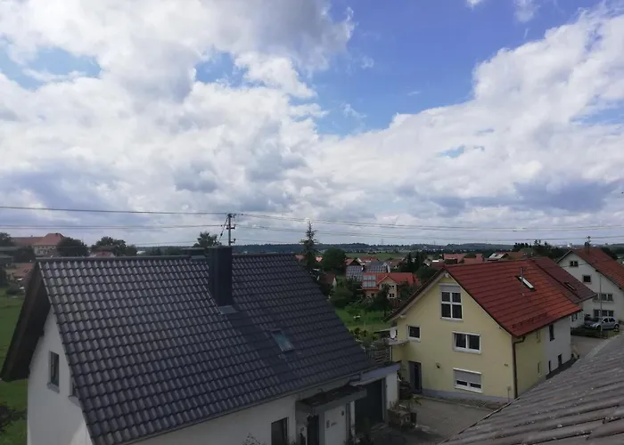 Appartement Gaestezimmer Im Altbau Dachgeschoss Mit Kleinem Bad Wlan, Tv Und Parkplatz *